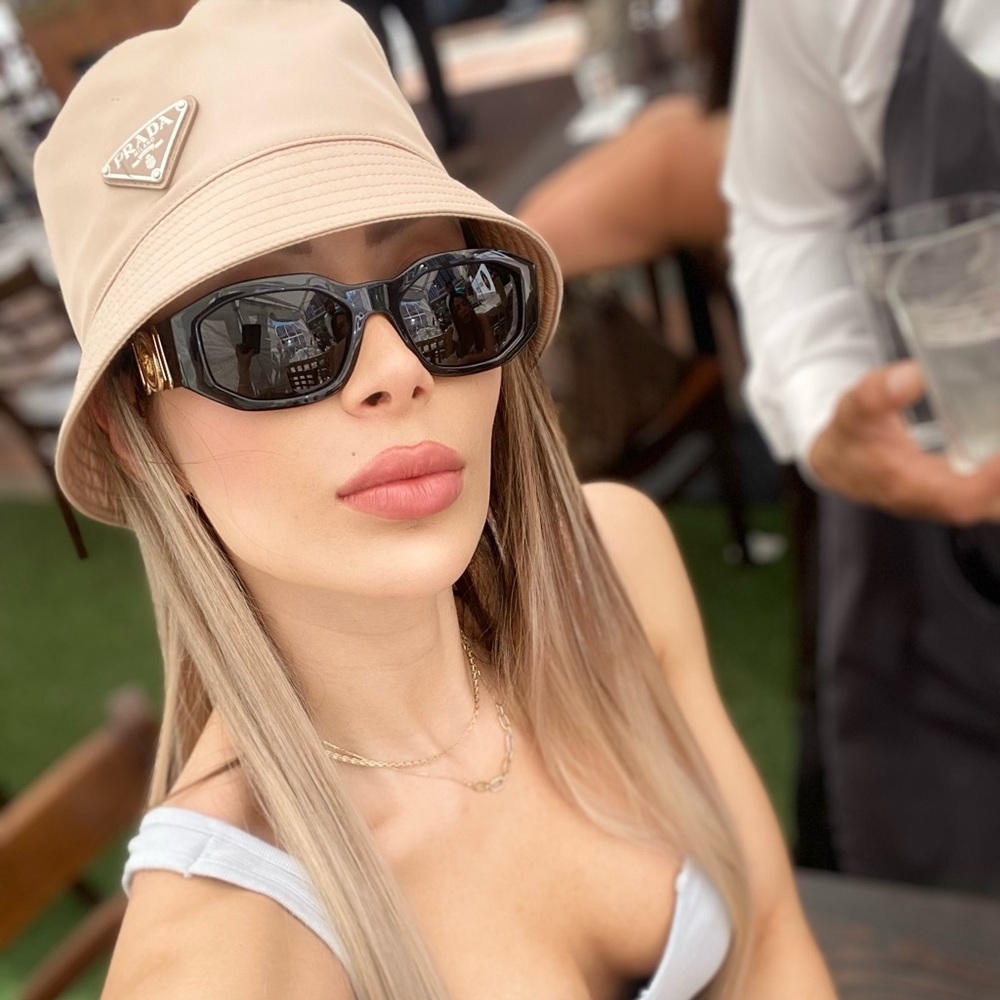 Meet your Posher, Catherine